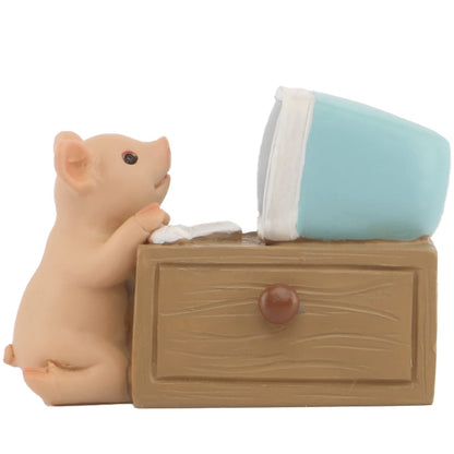 Mini Pig Figurine, Resin Home Decor, Lucky Animal Garden Statue for Micro Landscape (Pig Brushing Teeth)