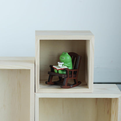 Mevodeata Cute Mini Frog Figurine with Small Sofa Resin Figure for Office Home Decor for Frog Lovers (Rocking Chair)
