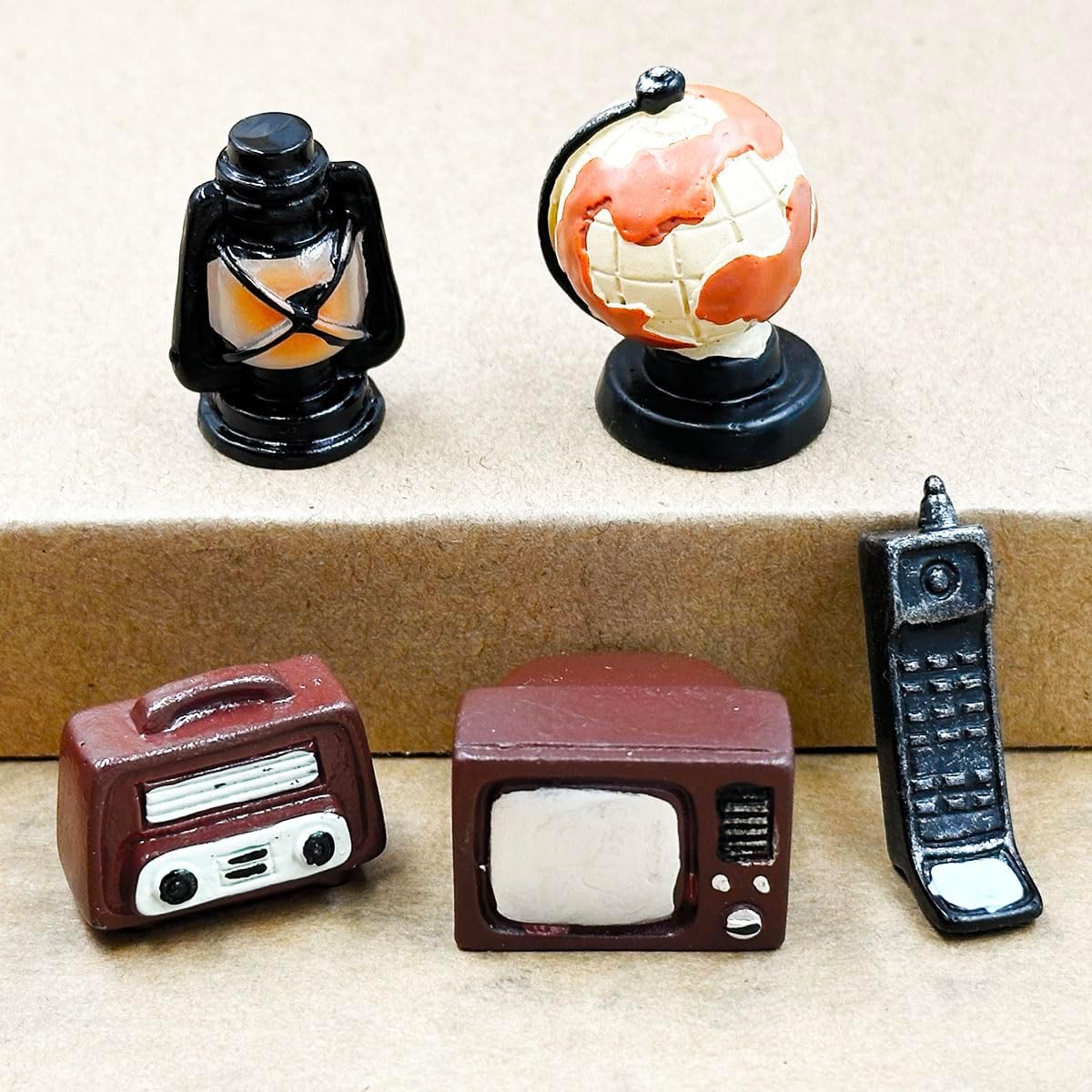 Suartus Miniature Home Appliances Retro Furniture - 13Pcs 1inch Mini Simulated Resin Camera Telephone TV Figurines Models Ornaments for DIY Diorama Micro Landscape Craft Accessories Decor