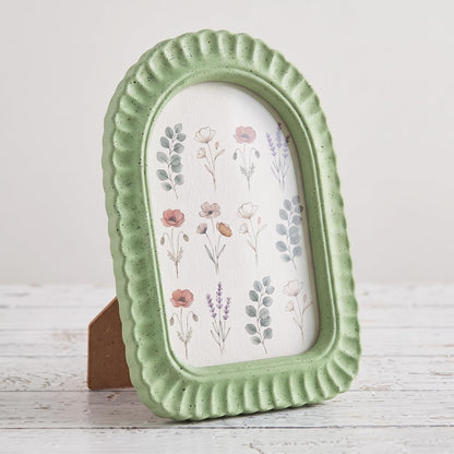 AceOrbit 4x6 Inch Light Blue Petal Arched Picture Frame Cute Scalloped