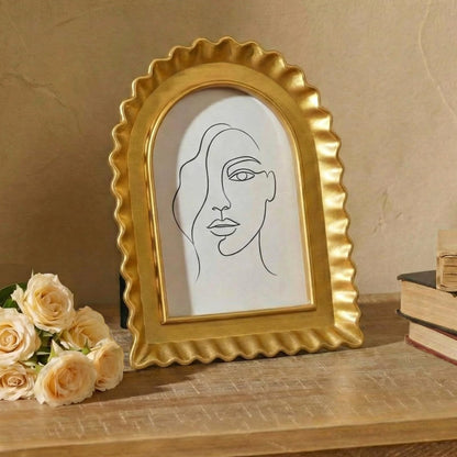 AceOrbit 4x6 Inch Light Blue Petal Arched Picture Frame Cute Scalloped