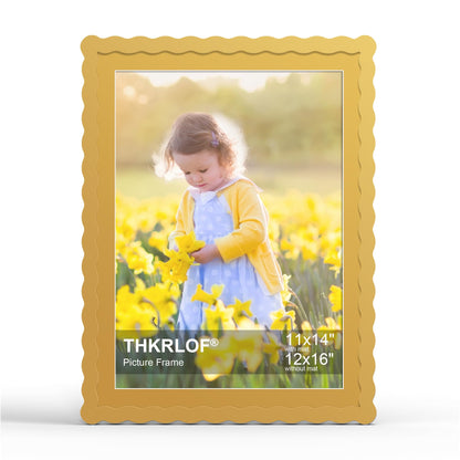 4x6 Picture Frame with Mat for 3.5x5, Wavy Edge Wooden Real Glass Photo Frame for Tabletop and Wall Hanging, Green, 1 Pack