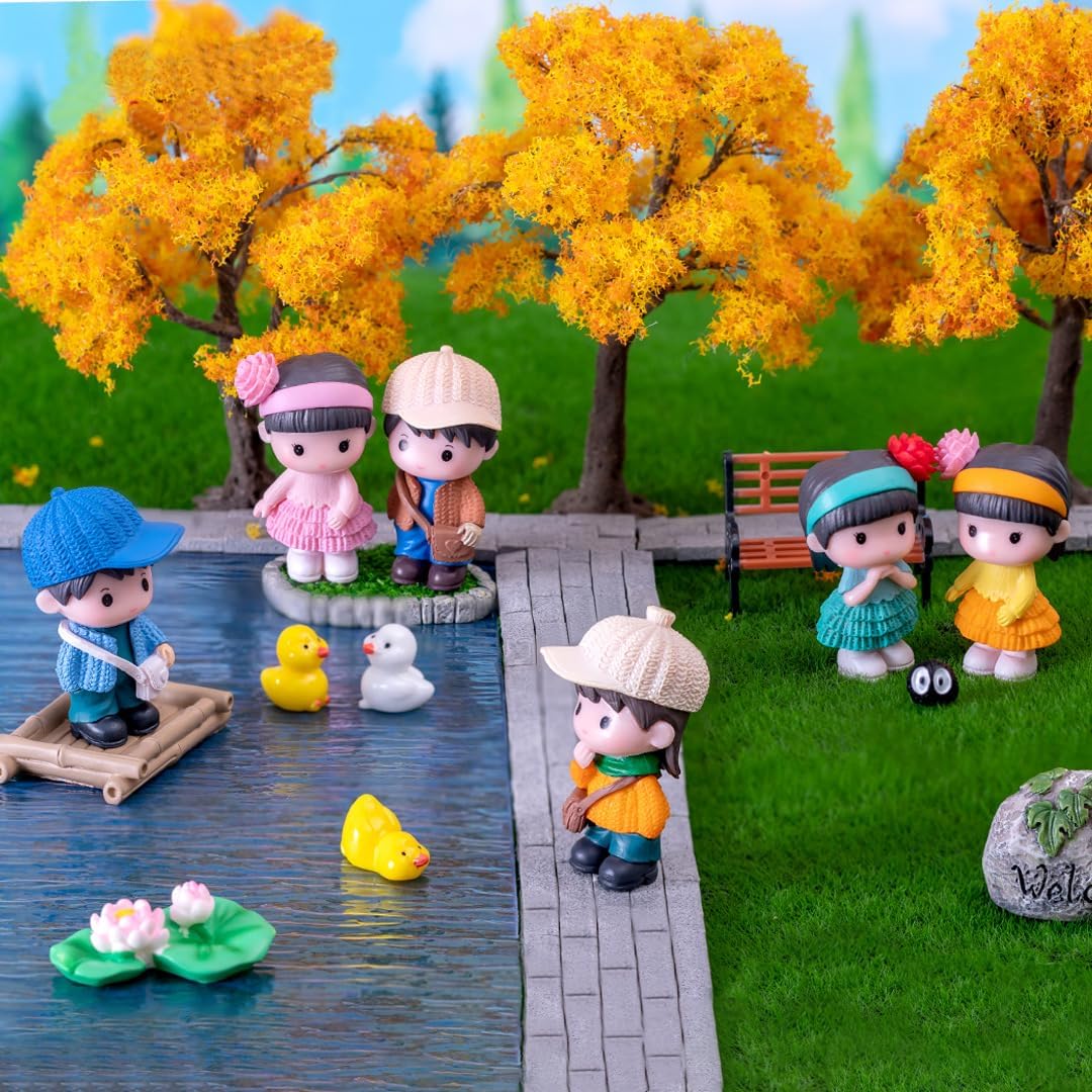 8Pcs Mini Resin Boy and Girl Figurines Dollhouse People Figures