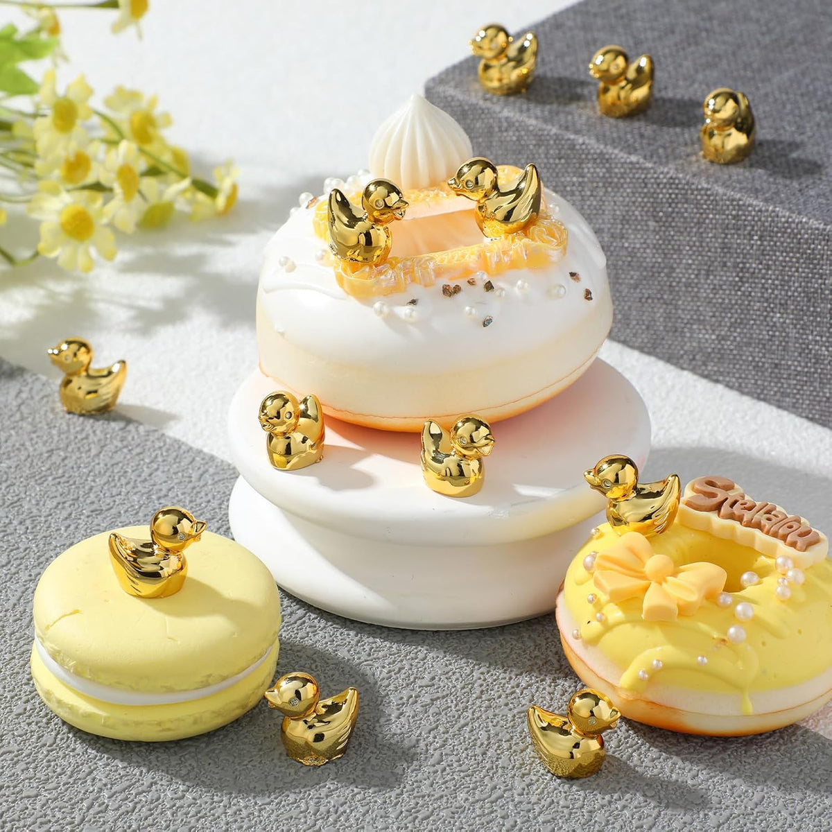 Yaocom 100 Pcs Mini Gold Duck Figurines Fall Thanksgiving Halloween Decor