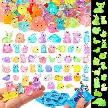 100PCS Mini Glow in The Dark Animal Resin Models Mystery Resin Animals Blind Bag Tiny Animal Figurines for Micro Landscape Garden Aquarium Dollhouse Party Favors Surprise Gifts for Kids ﻿