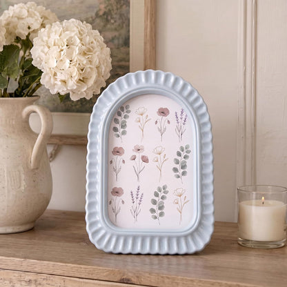 AceOrbit 4x6 Inch Light Blue Petal Arched Picture Frame Cute Scalloped
